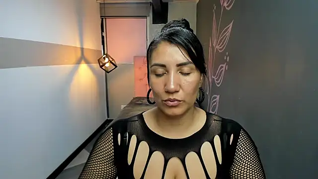 Snapshot of GiaFox_ chatting on 2, 3, 2025 GiaFox online show from 2, 3, 2025