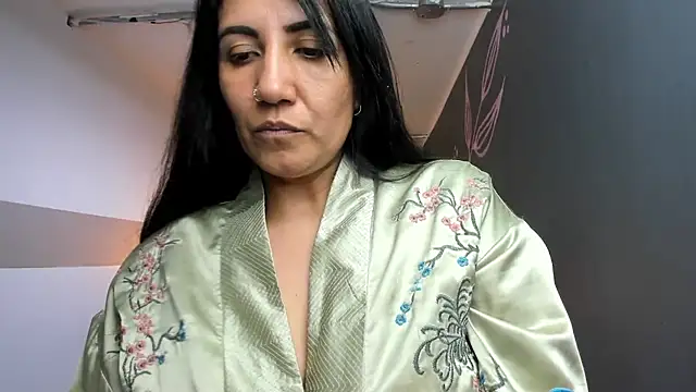 Snapshot of GiaFox_ chatting on 9, 3, 2025 GiaFox online show from 9, 3, 2025