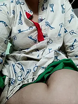 Snapshot of Rosy-B chatting on 12, 5, 2026 Rosy-B online show from 12, 5, 2026