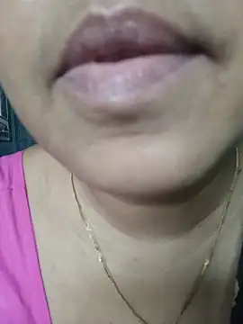 Snapshot of Rosy-B chatting on 6, 8, 2026 Rosy-B online show from 6, 8, 2026