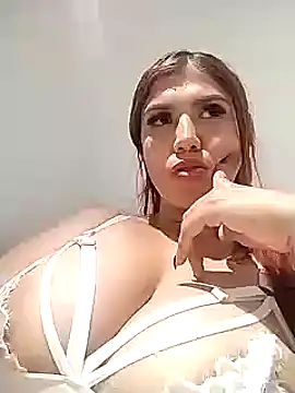 Snapshot of AriaRusso chatting on 4, 12, 2024 AriaRusso online show from 4, 12, 2024