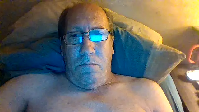 Snapshot of hornyrich69 chatting on 24, 4, 2026 hornyrich69 online show from 24, 4, 2026
