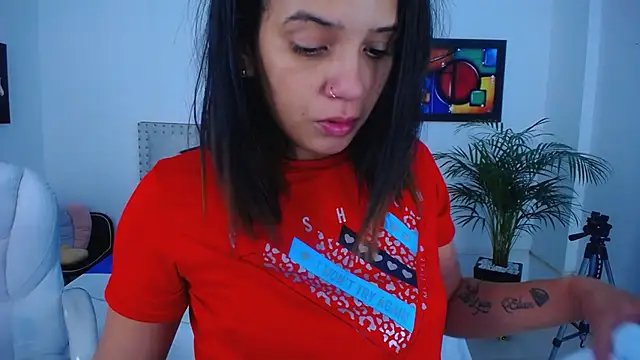 Chiqui milk  online show from 30, 1, 2025