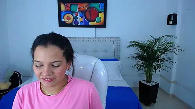 Chiqui milk  online show from 21, 2, 2025