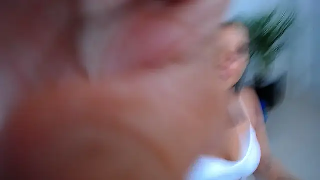 Chiqui milk  online show from 22, 2, 2025