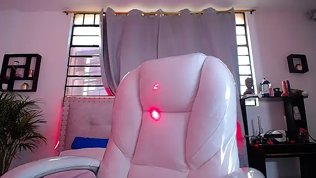 Chiqui milk  online show from 12, 3, 2025