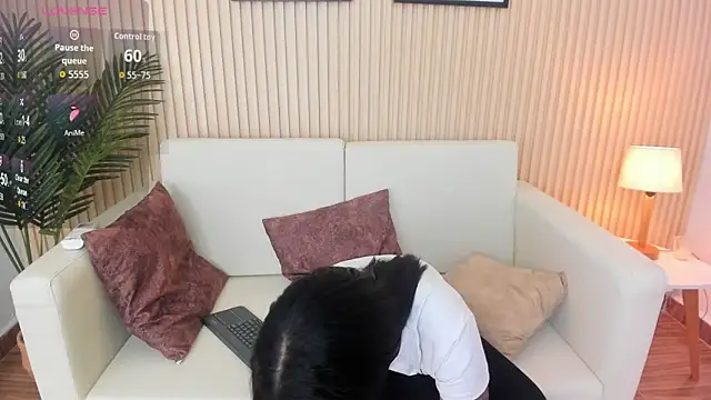 Chiqui milk  online show from 9, 10, 2025