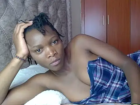 Snapshot of Naughty_Girl17 chatting on 1, 3, 2025 Naughty Girl17 online show from 1, 3, 2025