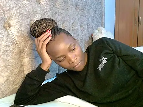 Snapshot of Naughty_Girl17 chatting on 15, 12, 2025 Naughty Girl17 online show from 15, 12, 2025