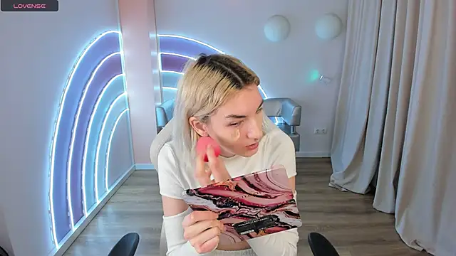 Snapshot of Mia_Cheers chatting on 22, 2, 2025 Mia Cheers online show from 22, 2, 2025