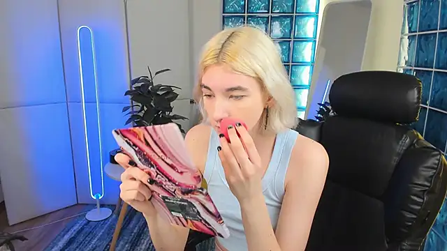 Snapshot of Mia_Cheers chatting on 20, 3, 2025 Mia Cheers online show from 20, 3, 2025