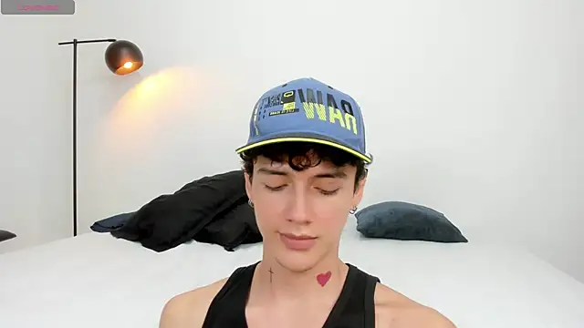 Snapshot of badboy_one_ chatting on 2, 1, 2025 badboy one  online show from 2, 1, 2025