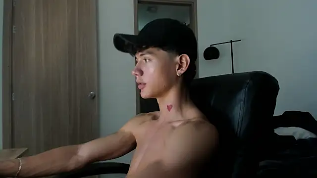 Snapshot of badboy_one_ chatting on 6, 2, 2025 badboy one  online show from 6, 2, 2025