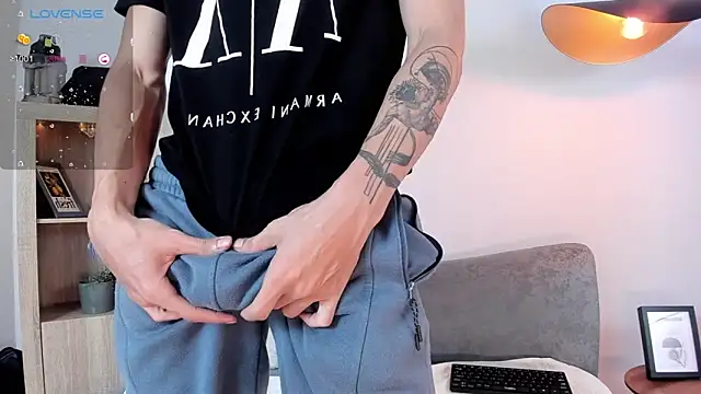 Snapshot of badboy_one_ chatting on 25, 10, 2025 badboy one  online show from 25, 10, 2025