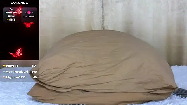 Molliblum online show from 9, 2, 2025