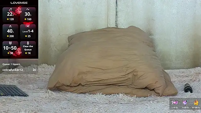 Molliblum online show from 15, 3, 2025