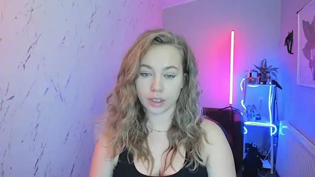 holly xglam online show from 23, 10, 2025