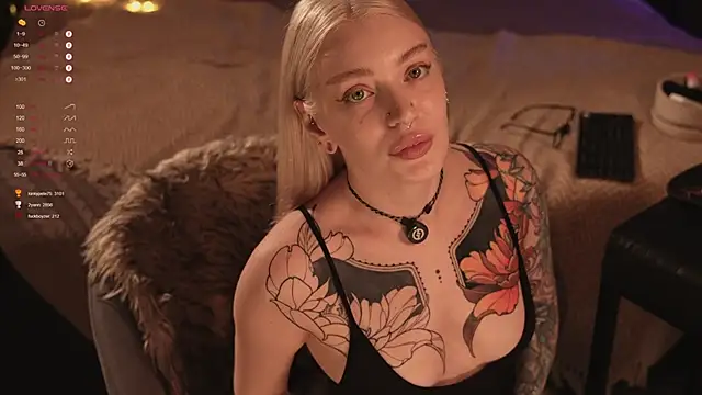 LinaKinky online show from 27, 2, 2025