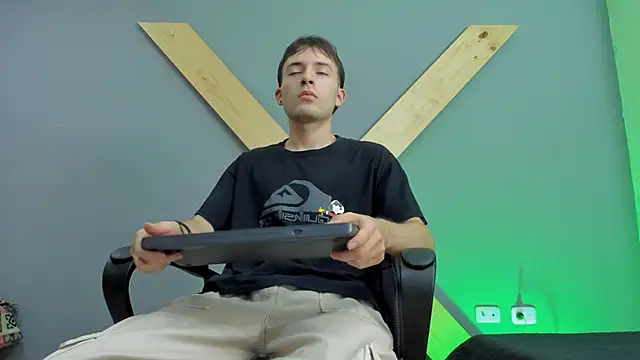 bower and colucci online show from 22, 12, 2024