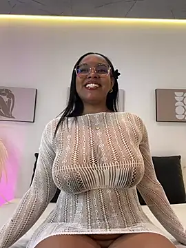 Snapshot of Esmeralda_Duarte chatting on 14, 2, 2026 Esmeralda Duarte online show from 14, 2, 2026