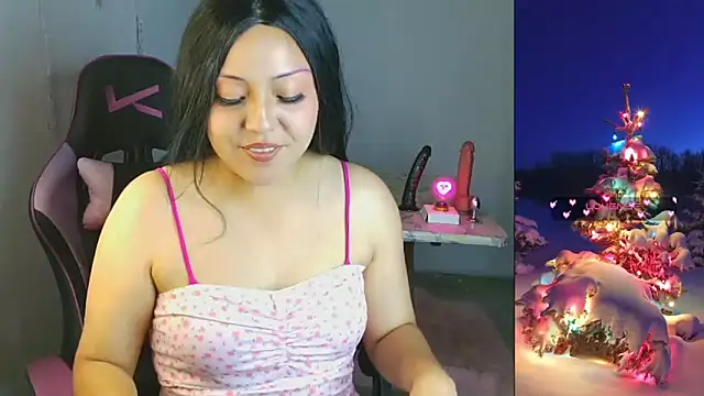 Snapshot of PurpleHaze17 chatting on 15, 12, 2025 PurpleHaze17 online show from 15, 12, 2025