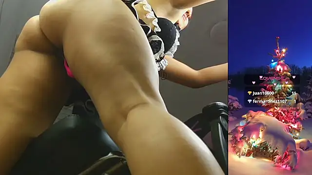 Snapshot of PurpleHaze17 chatting on 15, 12, 2025 PurpleHaze17 online show from 15, 12, 2025