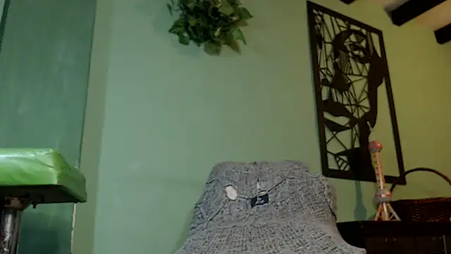 Snapshot of thirstymoonxx chatting on 31, 1, 2025 thirstymoonxx online show from 31, 1, 2025