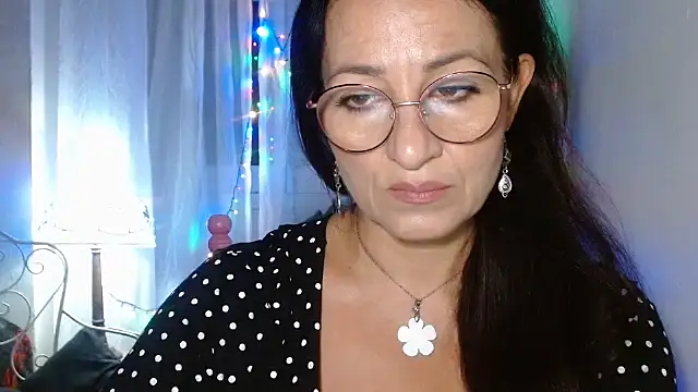 Snapshot of KeisyNeonX chatting on 3, 10, 2025 KeisyNeonX online show from 3, 10, 2025