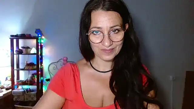 Snapshot of KeisyNeonX chatting on 29, 10, 2025 KeisyNeonX online show from 29, 10, 2025