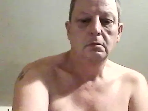 Snapshot of chubbybear2cum chatting on 2, 1, 2025 chubbybear2cum online show from 2, 1, 2025