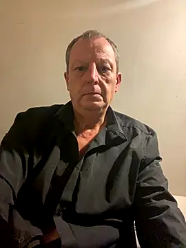 Snapshot of chubbybear2cum chatting on 25, 9, 2025 chubbybear2cum online show from 25, 9, 2025