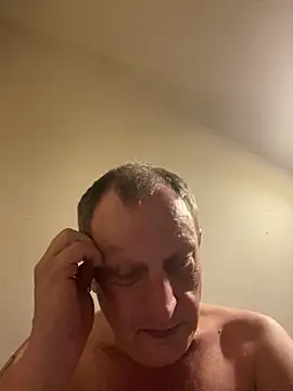 Snapshot of chubbybear2cum chatting on 11, 10, 2025 chubbybear2cum online show from 11, 10, 2025