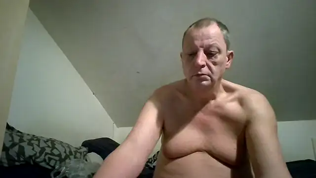 Snapshot of chubbybear2cum chatting on 27, 11, 2025 chubbybear2cum online show from 27, 11, 2025