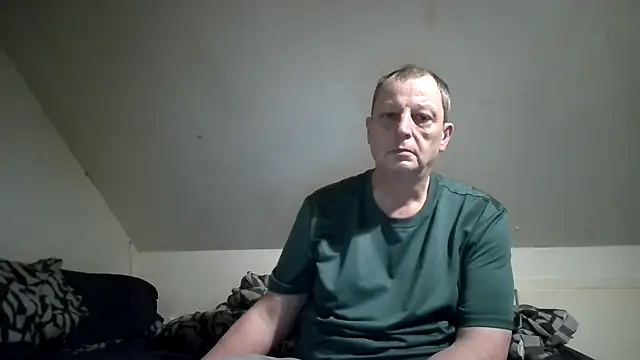 Snapshot of chubbybear2cum chatting on 17, 12, 2025 chubbybear2cum online show from 17, 12, 2025