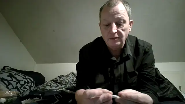 Snapshot of chubbybear2cum chatting on 18, 12, 2025 chubbybear2cum online show from 18, 12, 2025