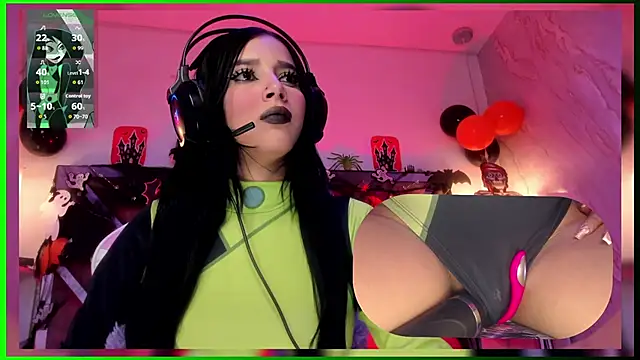 Snapshot of SweetieCloe_ chatting on 27, 10, 2025 SweetieCloe online show from 27, 10, 2025