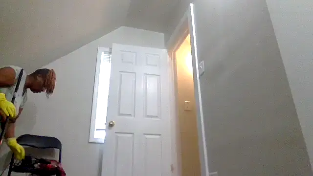 Snapshot of AllLeggs chatting on 4, 12, 2024 AllLeggs online show from 4, 12, 2024