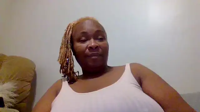 Snapshot of AllLeggs chatting on 16, 12, 2024 AllLeggs online show from 16, 12, 2024