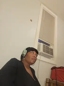 Snapshot of AllLeggs chatting on 9, 6, 2026 AllLeggs online show from 9, 6, 2026