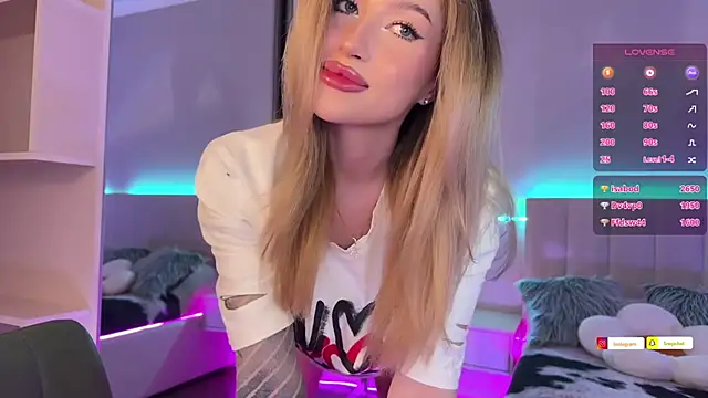 Snapshot of ellie_miu chatting on 16, 3, 2025 ellie miu online show from 16, 3, 2025
