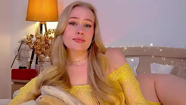 Snapshot of JuliaJaee chatting on 13, 1, 2025 JuliaJaee online show from 13, 1, 2025
