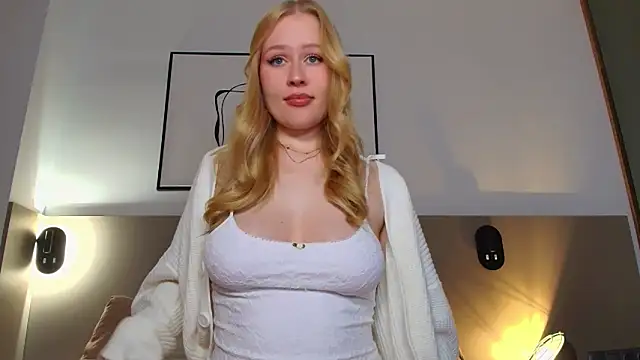 Snapshot of JuliaJaee chatting on 28, 9, 2025 JuliaJaee online show from 28, 9, 2025