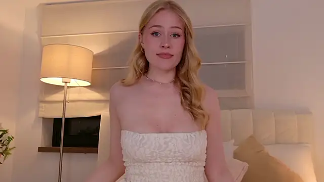 Snapshot of JuliaJaee chatting on 20, 4, 2026 JuliaJaee online show from 20, 4, 2026