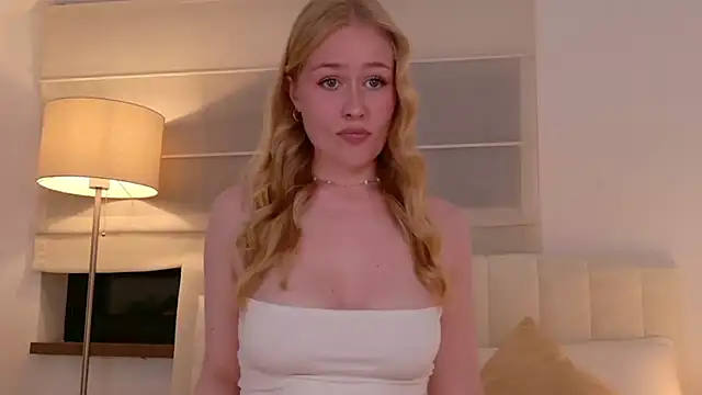 Snapshot of JuliaJaee chatting on 21, 4, 2026 JuliaJaee online show from 21, 4, 2026