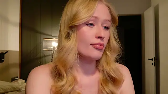 Snapshot of JuliaJaee chatting on 11, 7, 2026 JuliaJaee online show from 11, 7, 2026