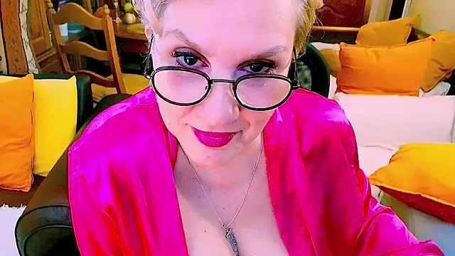 Snapshot of GattonaBiondona chatting on 12, 5, 2026 GattonaBiondona online show from 12, 5, 2026