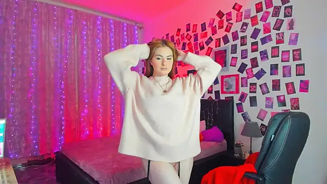 BellaTorne  online show from 6, 3, 2025