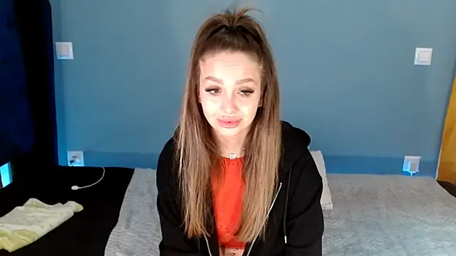 Snapshot of AnnaMaee chatting on 15, 12, 2024 AnnaMaee online show from 15, 12, 2024