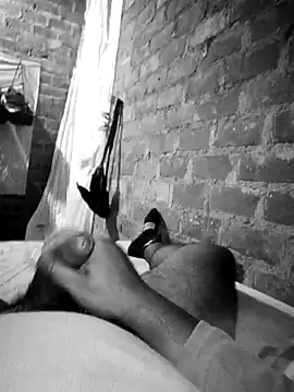 Snapshot of Dnick2 chatting on 4, 1, 2025 Dnick2 online show from 4, 1, 2025