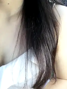 Snapshot of _Linez_ chatting on 28, 9, 2025  Linez  online show from 28, 9, 2025